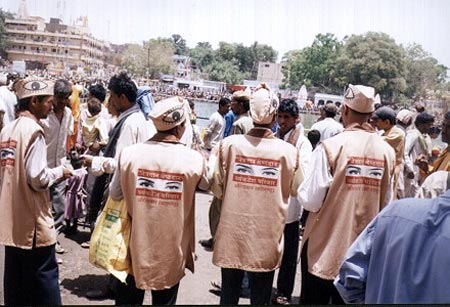 Taking opportunity of biggest gathering Ujjain Kumbhmela (Madhya Pradesh), 1st to 5th May 2004